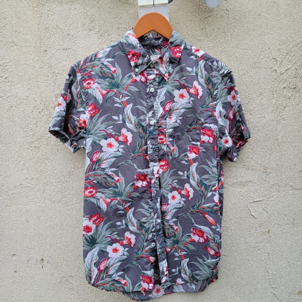 GAP SS Buttondown Size M
